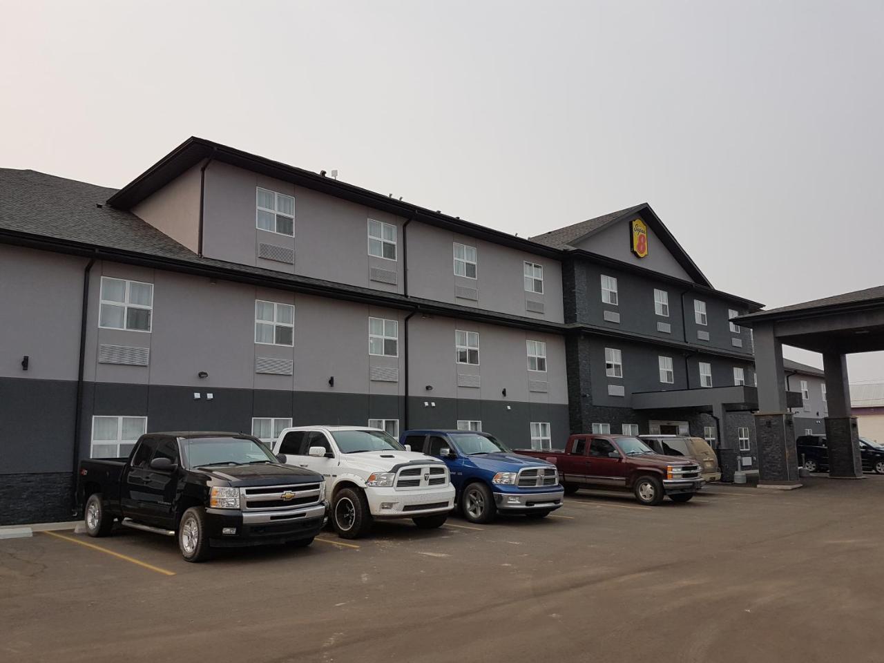 Hotel Super 8 By Wyndham Hardisty Exteriér fotografie