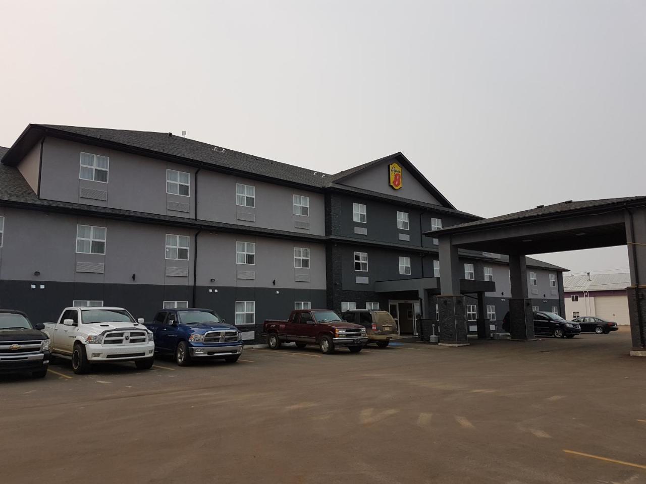 Hotel Super 8 By Wyndham Hardisty Exteriér fotografie
